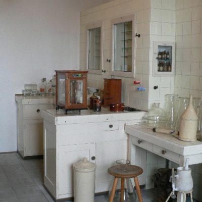 Aufnahme aus dem Labor der ehemaligen Stadtapotheke